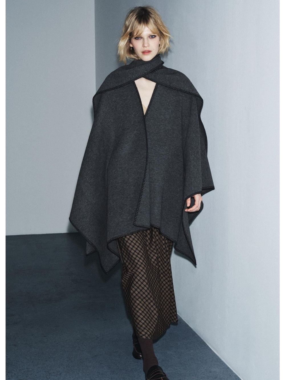 ZARA KNOT CAPE WITH CONTRASTING THREAD SCARF